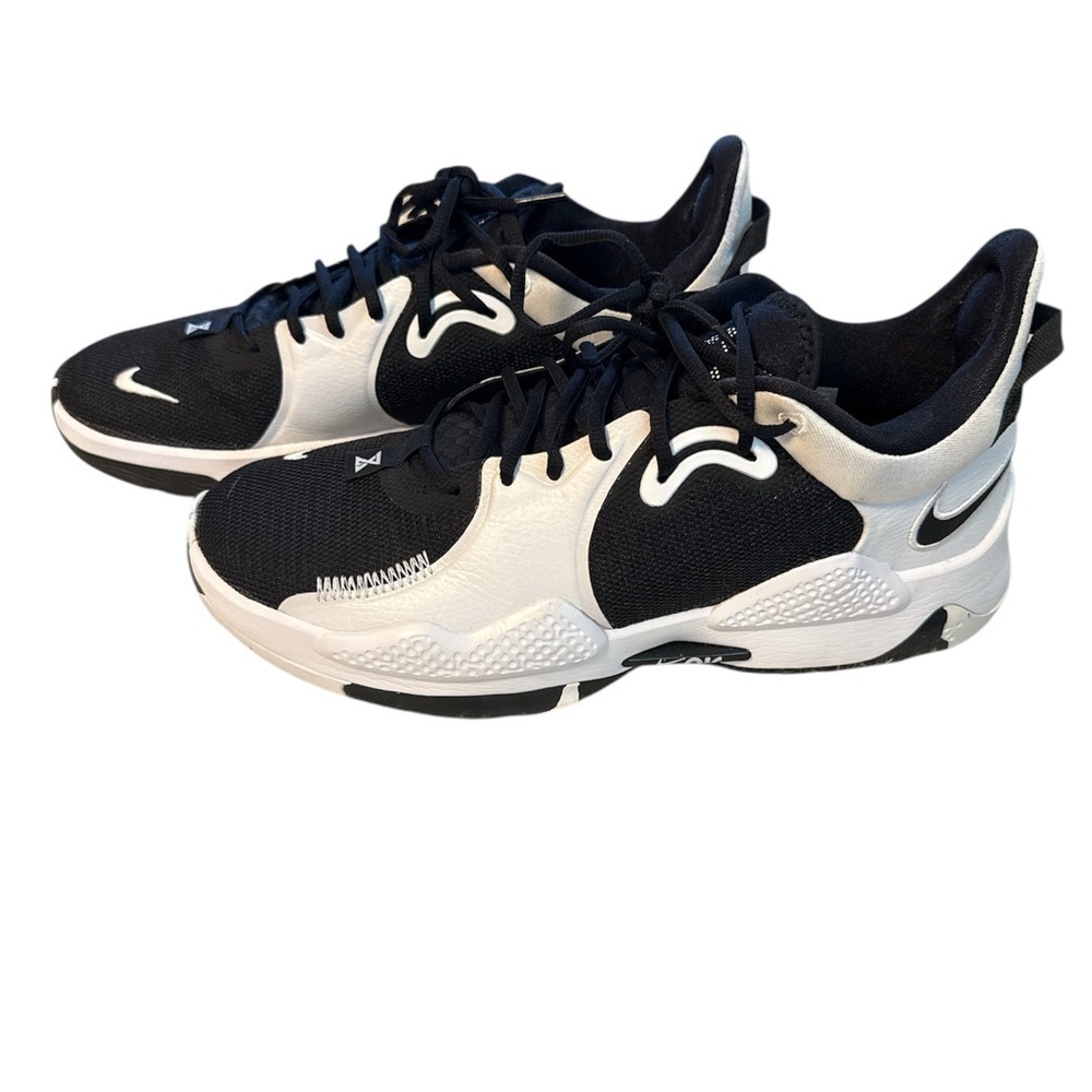 Limited! Nike Men's Black And White Sneakers Pg 5 Tb View 2